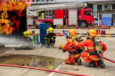 imgi_64_firefighter-training-with-protective-wear-spraying-high-pressure-water-fire_39420-162 imgi_64_firefighter-training-with-protective-wear-spraying-high-pressure-water-fire_39420-162